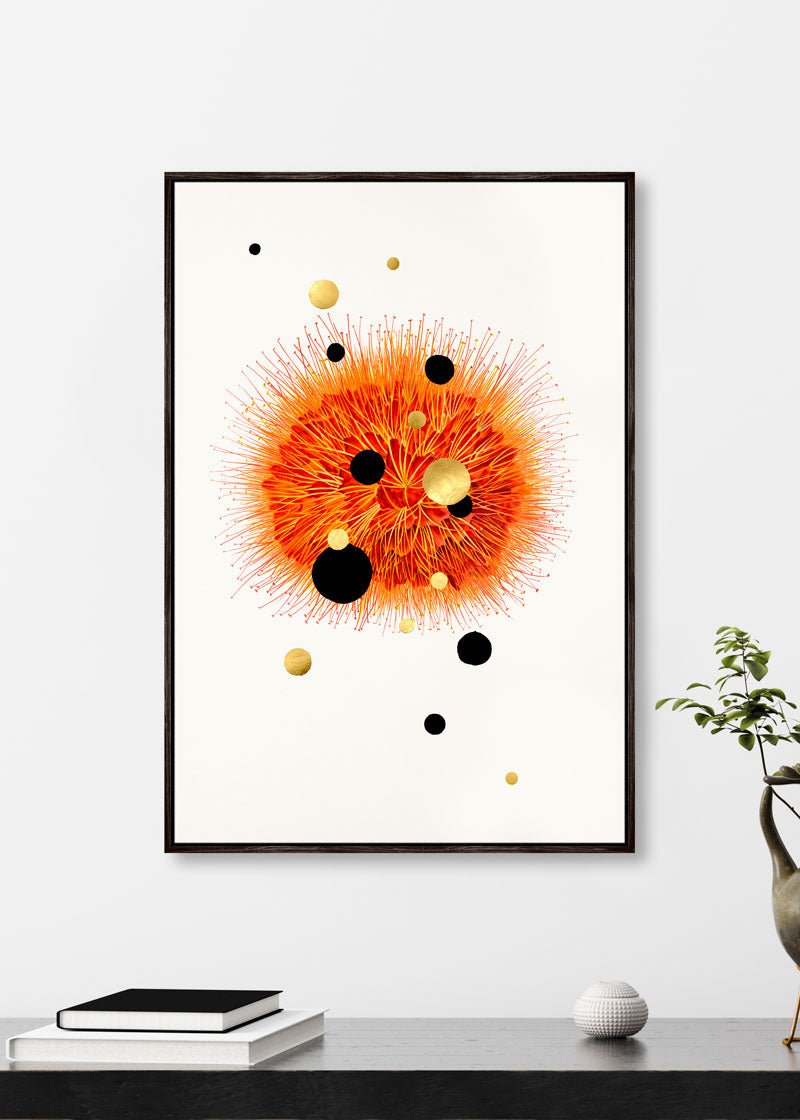 Galactic Bloom – Eksklusivt kunsttryk fra StoltzeStudio. Trykt på 450g canvas, håndforædlet og indrammet i elegant